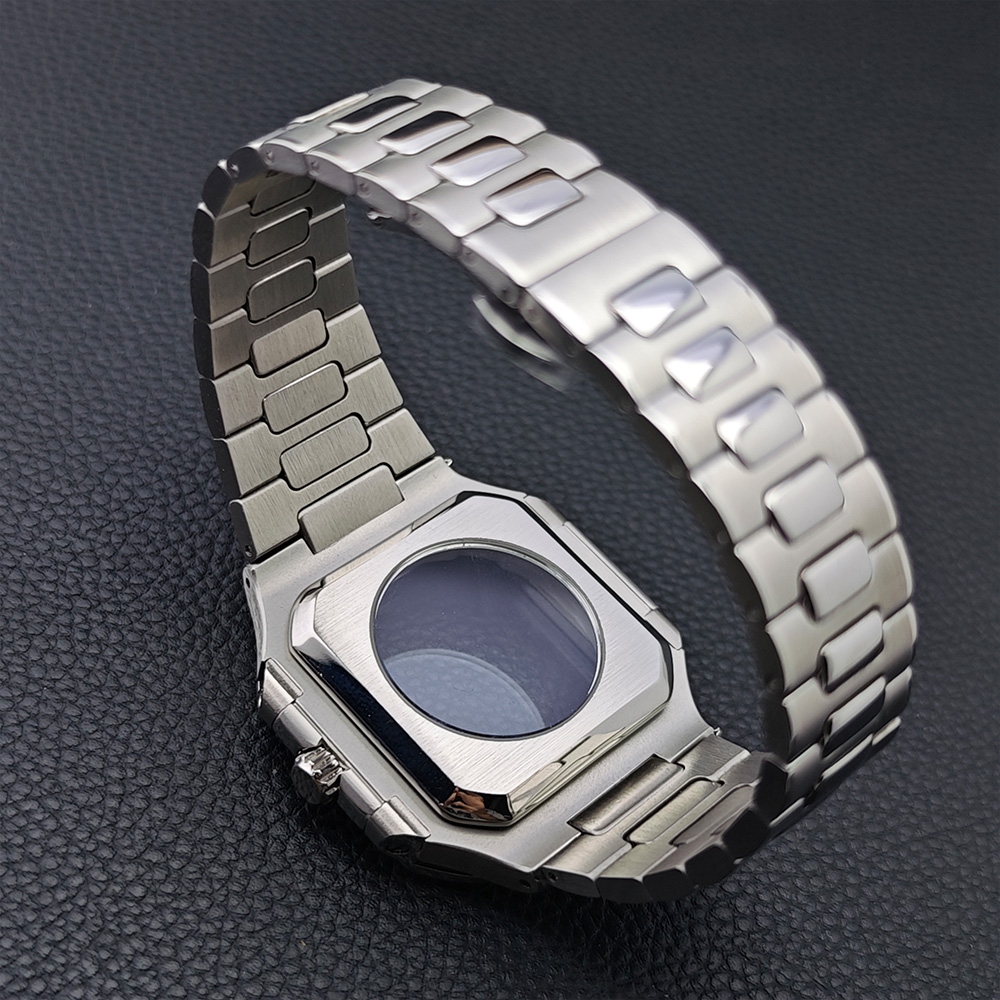 Square silver stainless steel  - Seiko Watch 5 Sports recension och pris