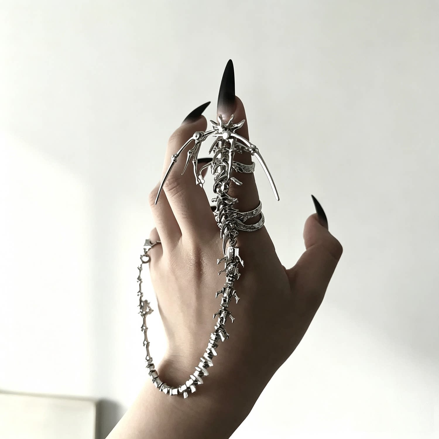 Punk Gothic Skull Bone Hand Ha - Gothic Skull Ring recension och pris